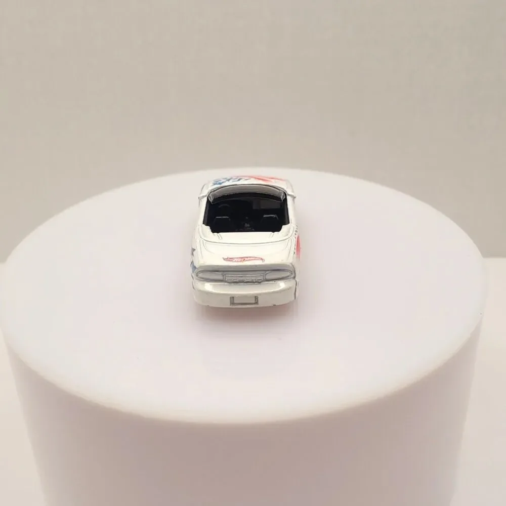 Hot Wheels 1995 Chevy Camaro Convertible Diecast Car